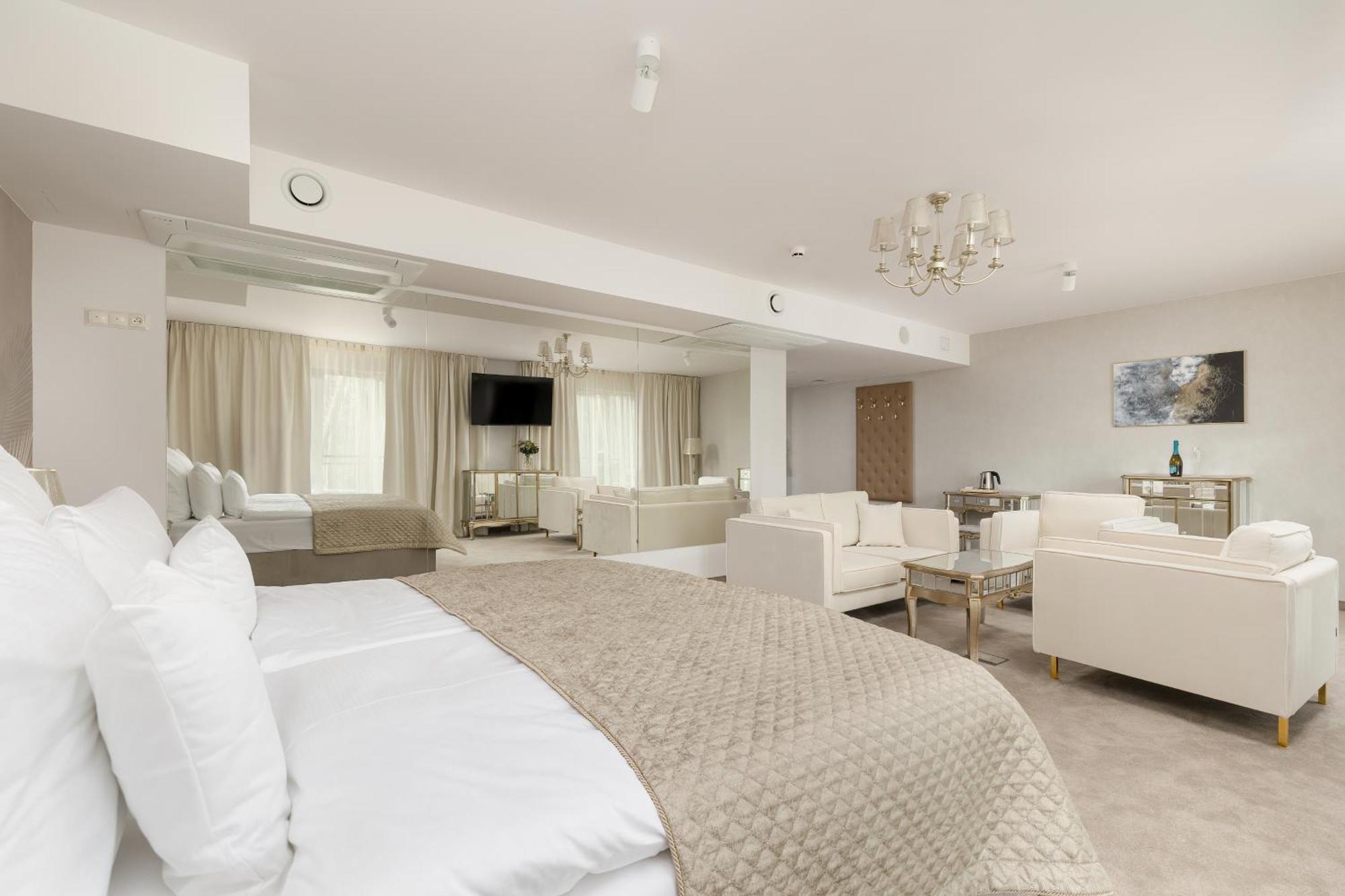 Juvena Hotel Wellness & Spa Adults Only เมียนซีวอเจีย ภายนอก รูปภาพ