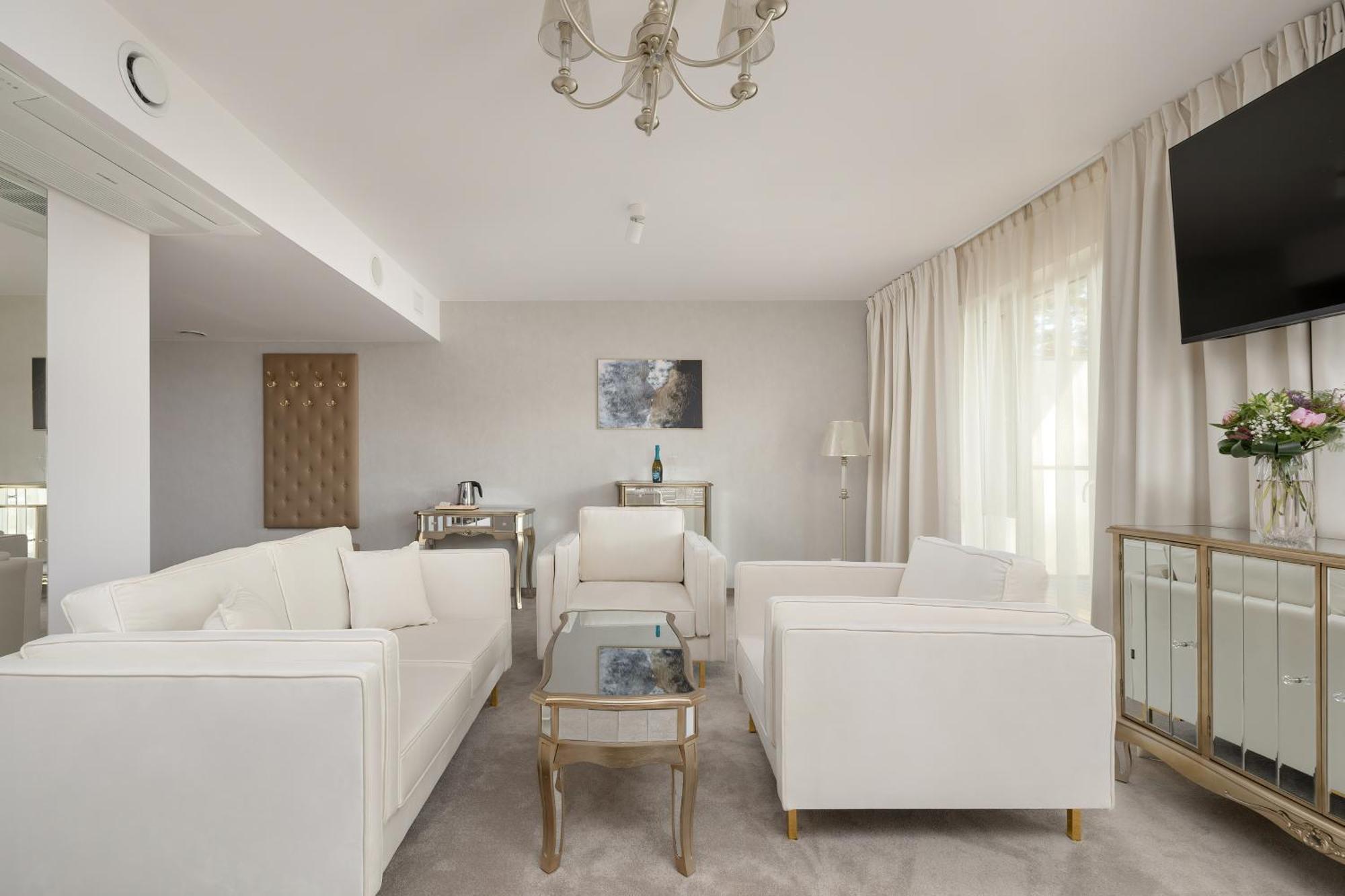 Juvena Hotel Wellness & Spa Adults Only เมียนซีวอเจีย ภายนอก รูปภาพ